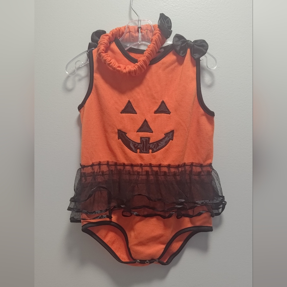 Pumpkin Romper Set (Comes with matching headband) Size: 18 Months NWT